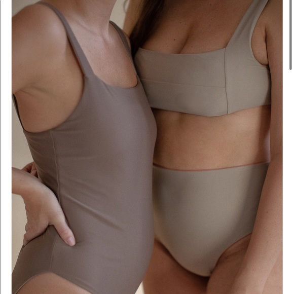 Ina Bikini - Picture 2 of 3